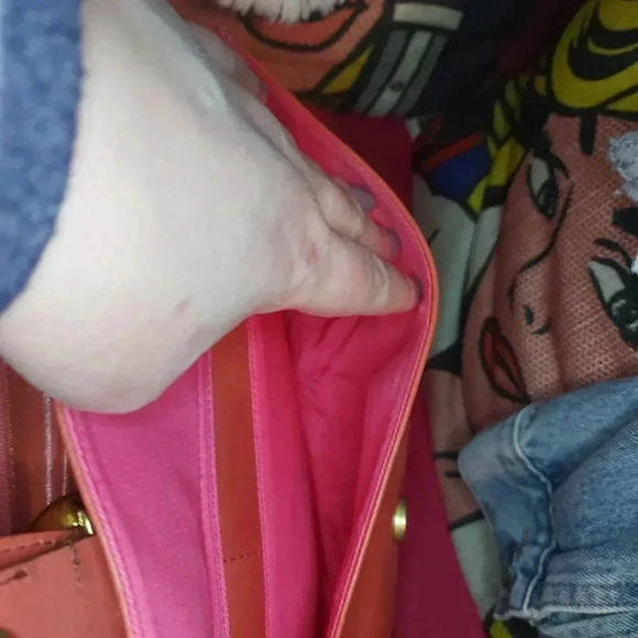 Maxx New York | Retro Style Coral Leather Satchel Gold Hardware - Picture 12 of 16